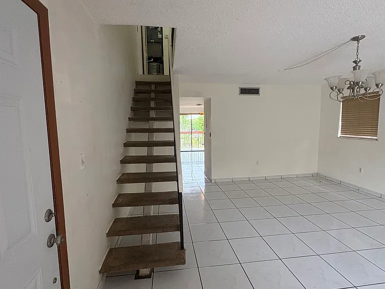 5625 W 26th Ct #201 — Photo 11