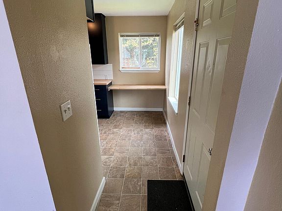 4th image of 6721 SE 83rd Ave