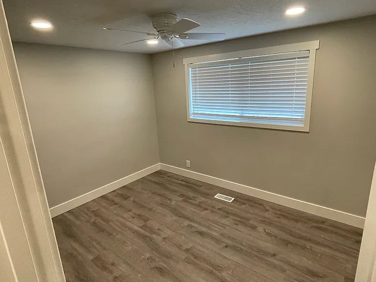 578 N 660 W — Photo 11