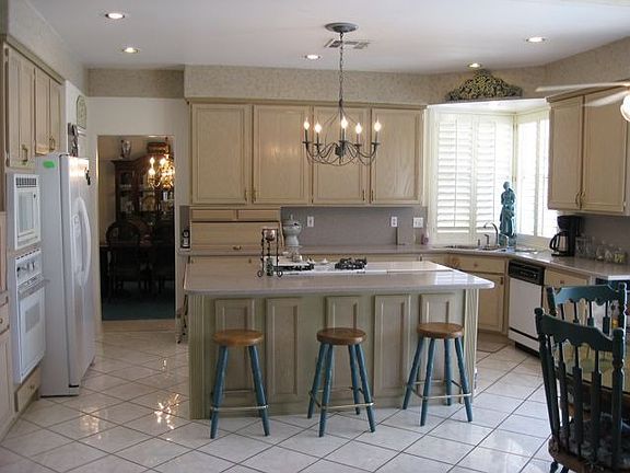 2nd image of 3791 Broadmead St