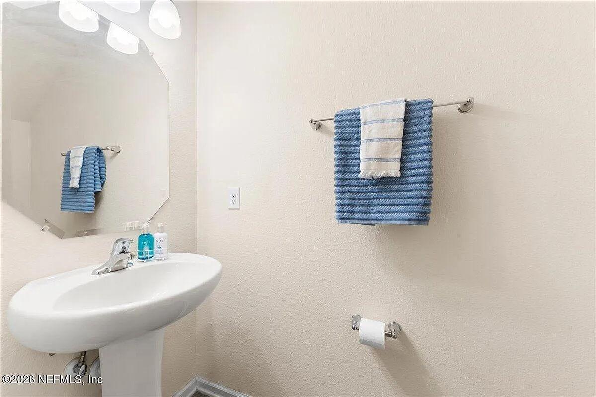 2 bed, 2.5 bath, 1442 sqft, $2,175 — Photo 4