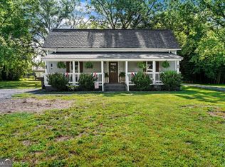 28 School St NE, White, GA 30184