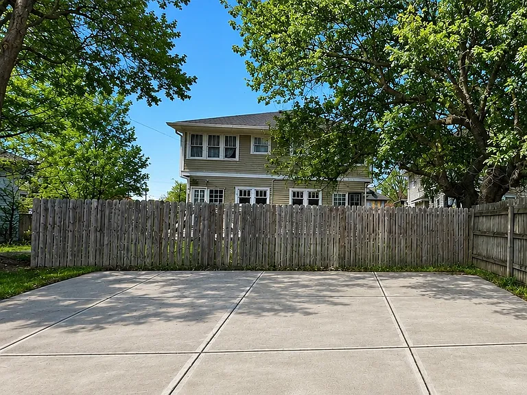 3419 Broadway St — Photo 16