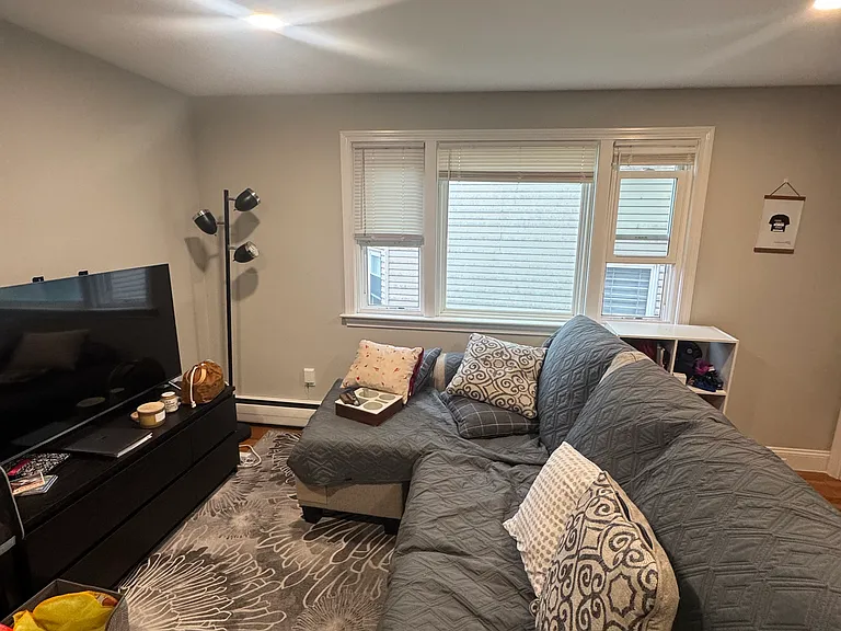 505-507 Talbot Ave #2 — Photo 10