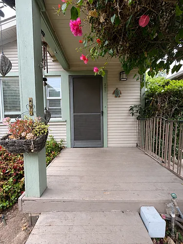 328 W Victoria St Photo 1
