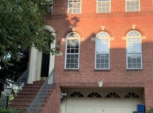 2826 Charles Dunn Dr, Vienna, VA 22180