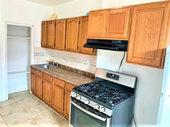3rd image of 8718 Jamaica Ave
