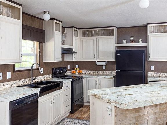 4th image of 172 Northwood Dr