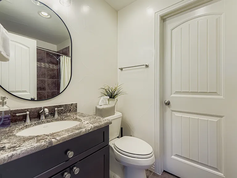 2ND BATHROOM (FULL)