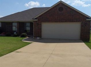 218 W Comanche Ave, Cashion, OK 73016