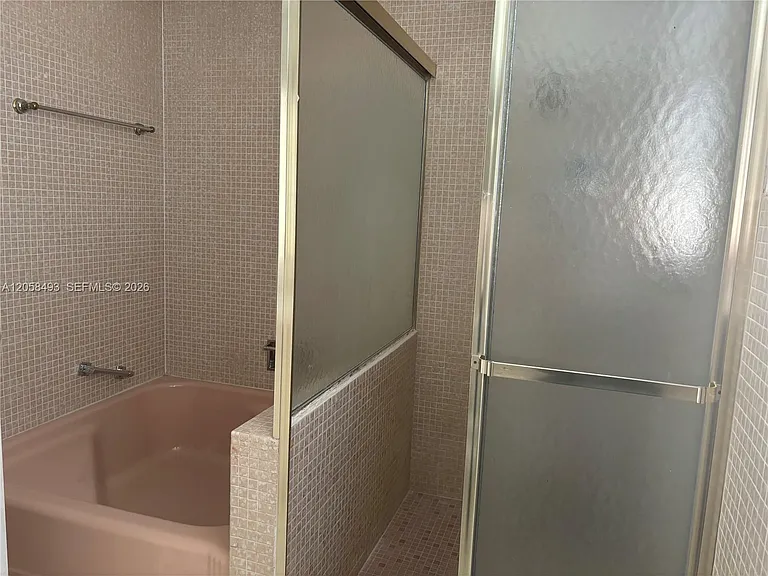 5255 Collins Ave #6J — Photo 12