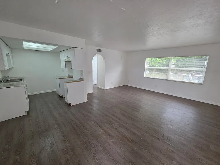 1919 Lillie St #D — Photo 5