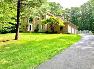 2633 Pine Mountain Rd, Stroudsburg, PA 18360