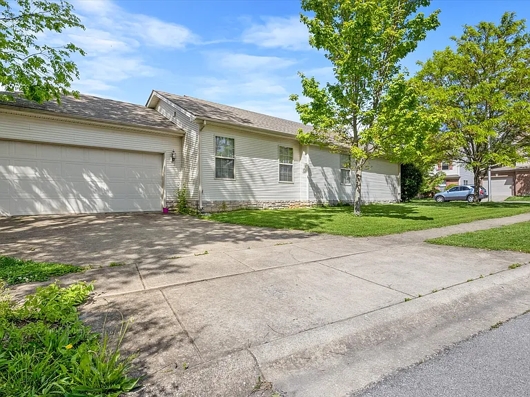 2537 Sun Seeker Ct — Photo 19