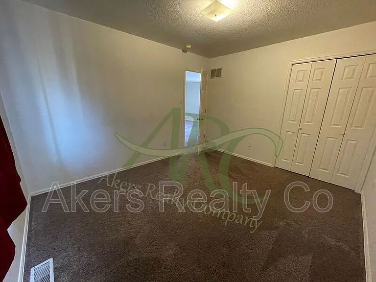 2730 Poplar St #B — Photo 13