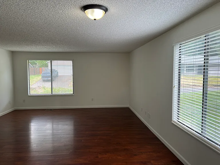 1078 SE Fir Grove Loop — Photo 2