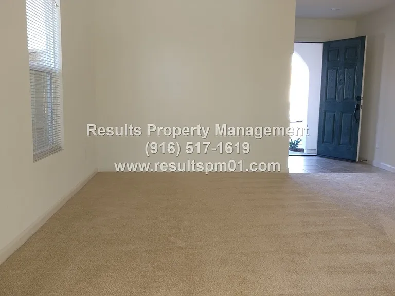 4329 Gentry Way — Photo 5