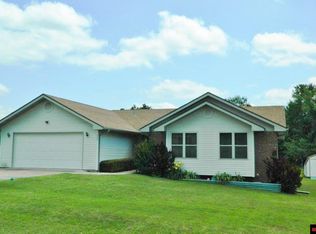 327 S School St, Gassville, AR 72635