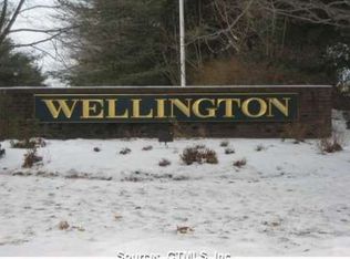 9 Wellington Dr, Farmington, CT 06032