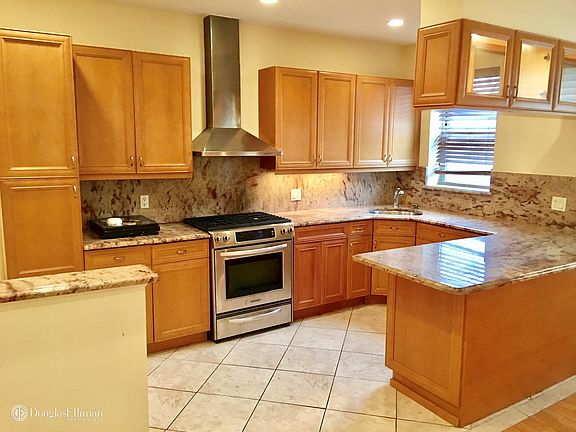 2nd image of 2344 27th St #2