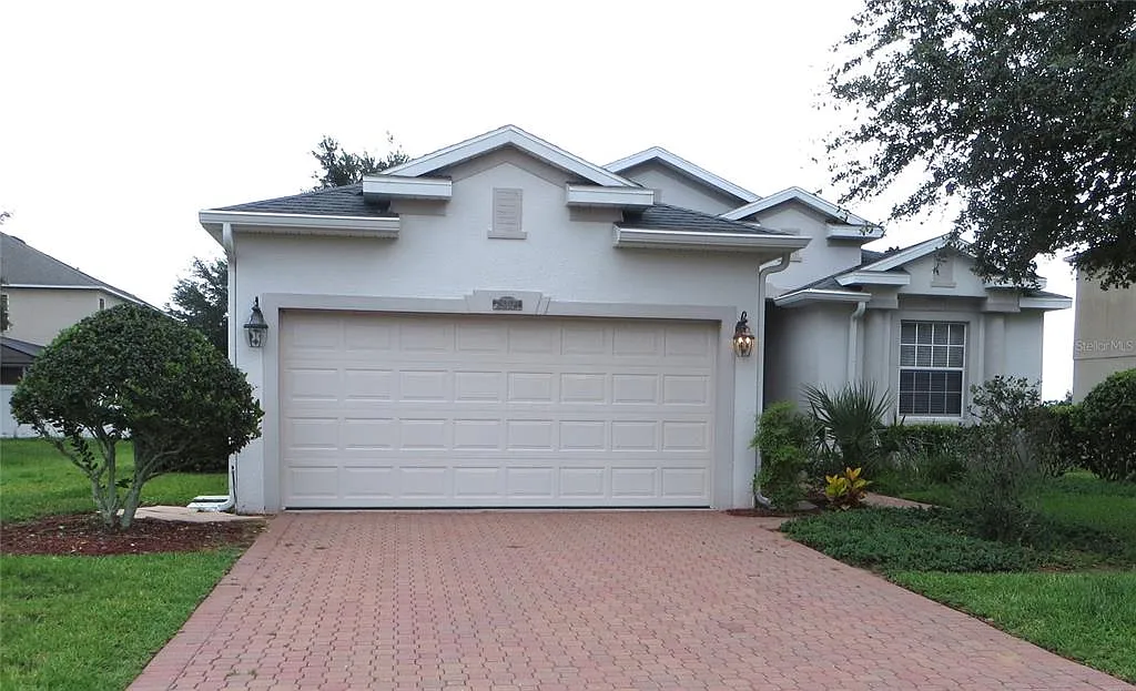 3 bed, 2.0 bath, 1573 sqft, $1,995 — Photo 1