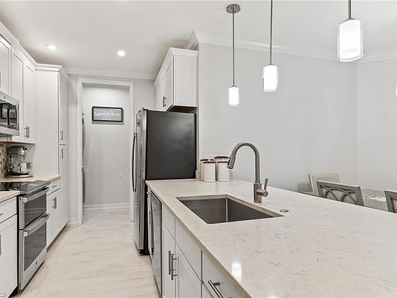 5th image of 7344 Rockefeller DR