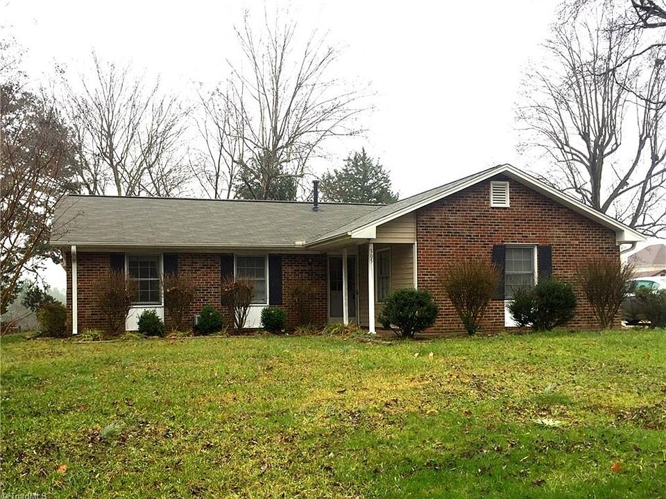 1st image of 305 Westminster Dr