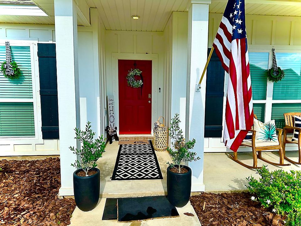 Front entry, covered porch