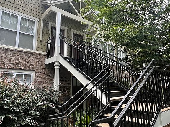 2nd image of 490 Barnett Shoals Rd APT 628
