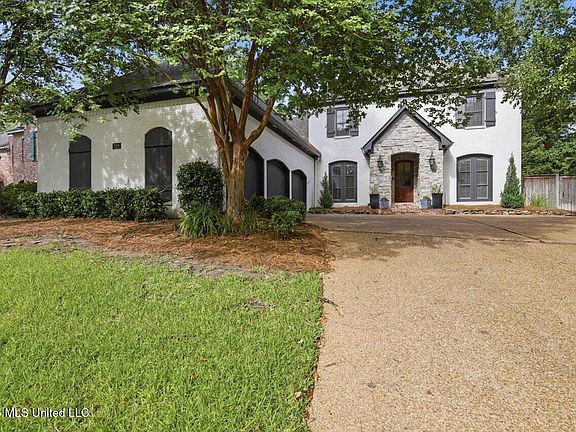 2nd image of 520 Heatherstone Ct