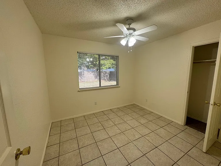 8045 Cannonwood Dr — Photo 15