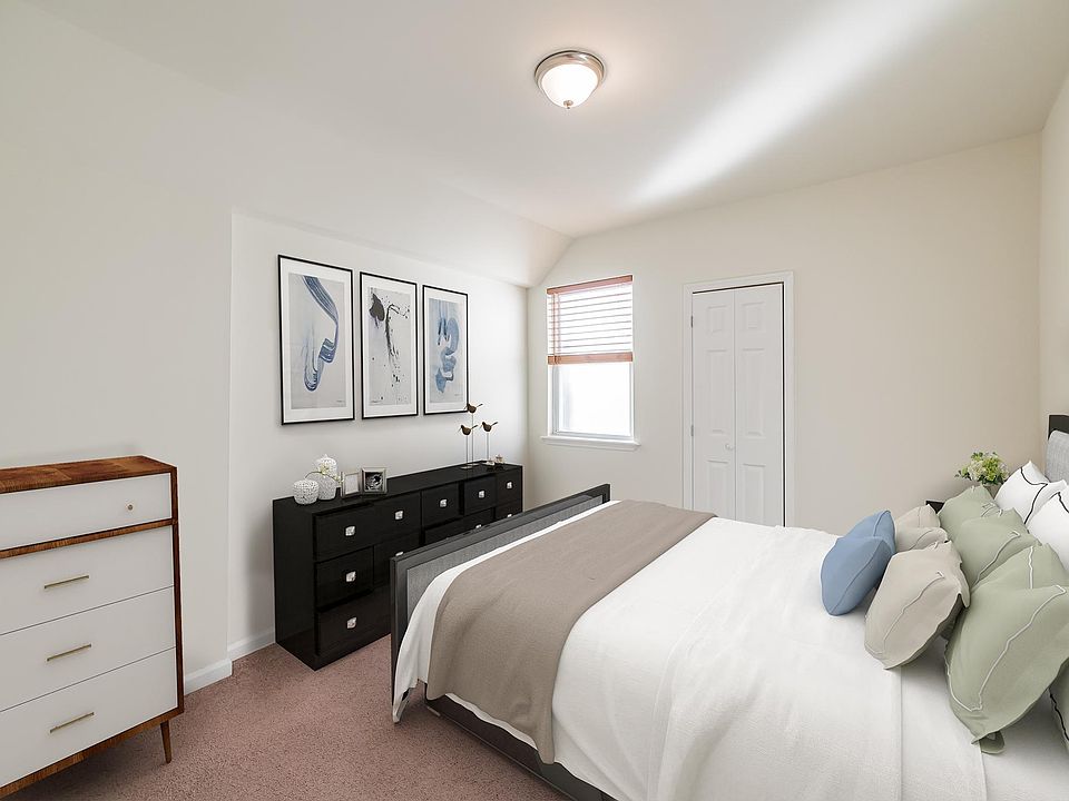 Second floor rear bedroom