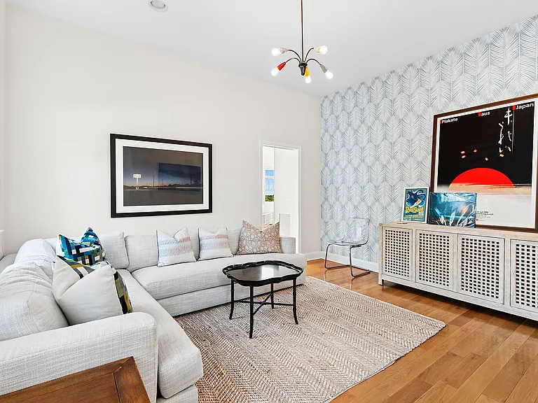 83 Startop Dr — Photo 13