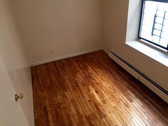 3rd image of 514 Tinton Ave APT 5S