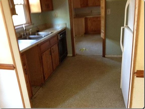 2nd image of 1101 Leland Cir