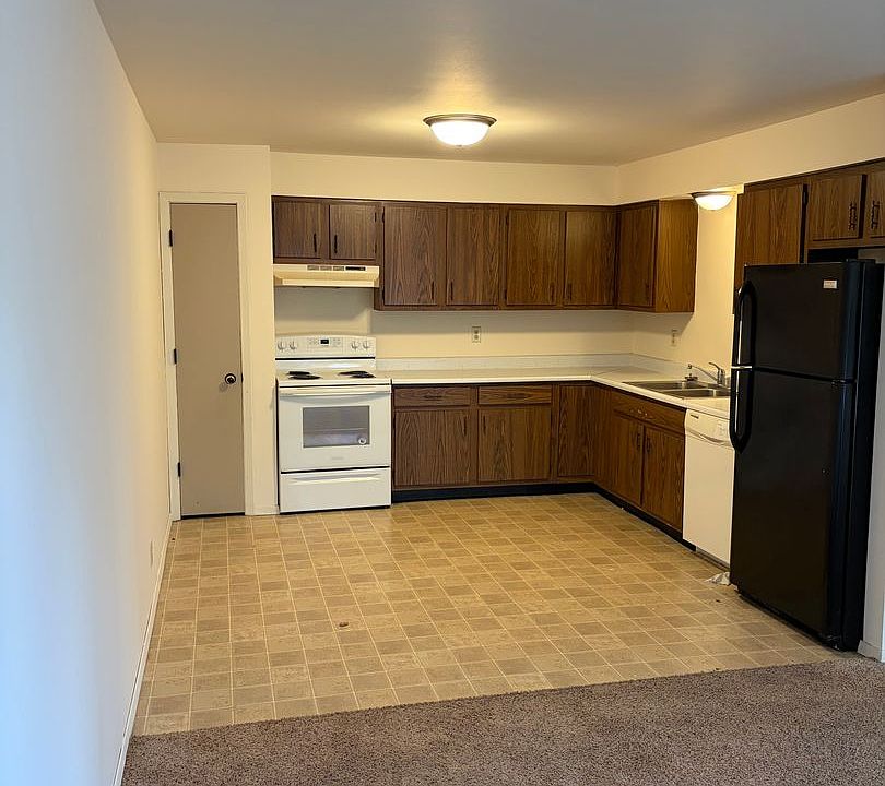 1st image of 2037 Woodlawn Ave #1-10