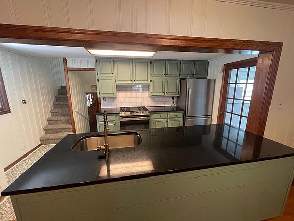 2nd image of 249 Johnson St