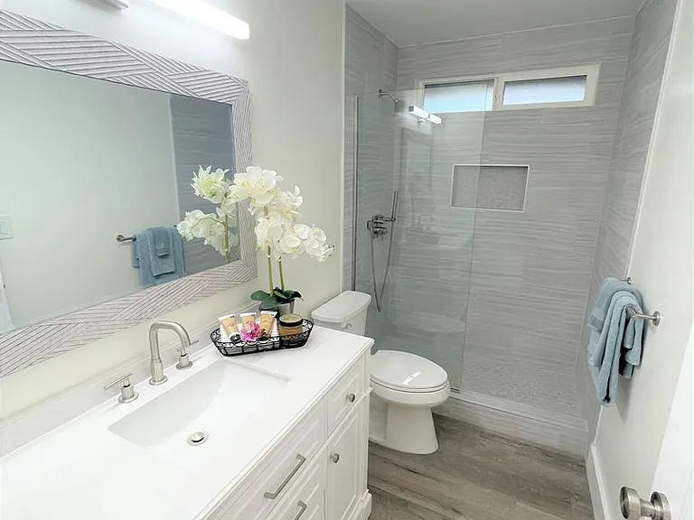 3036 Monsarrat Ave — Photo 9