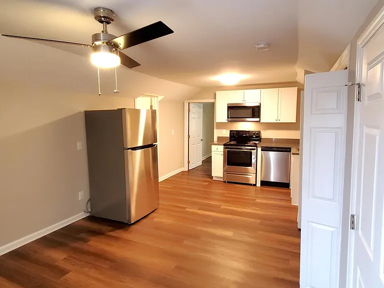 1605 Douglas Ave #A — Photo 6