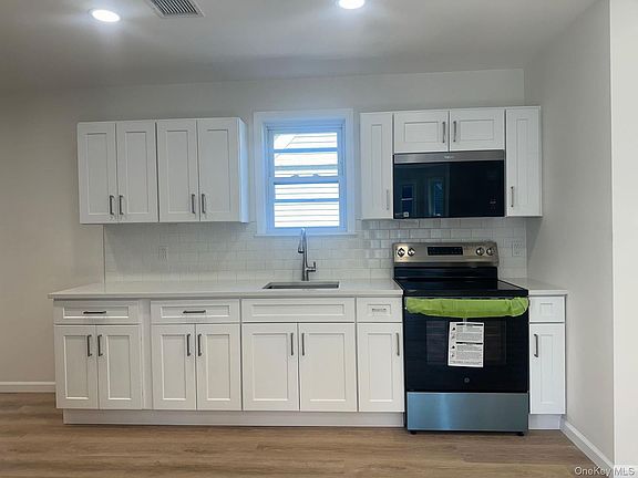 3rd image of 38 Carroll St #2