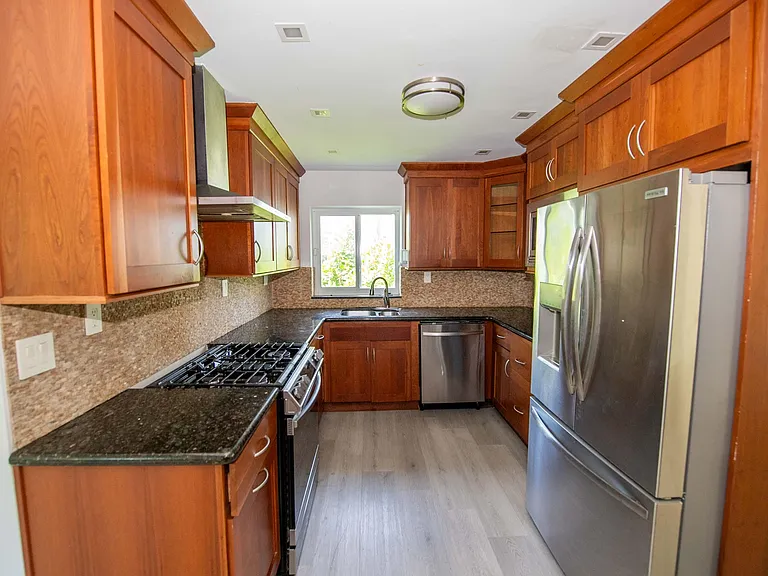 1532 Fletcher St — Photo 16