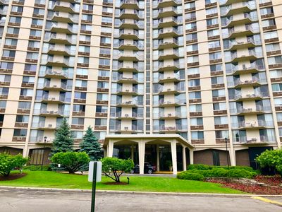 40 N Tower Rd APT 11A, Oak Brook, IL, 60523