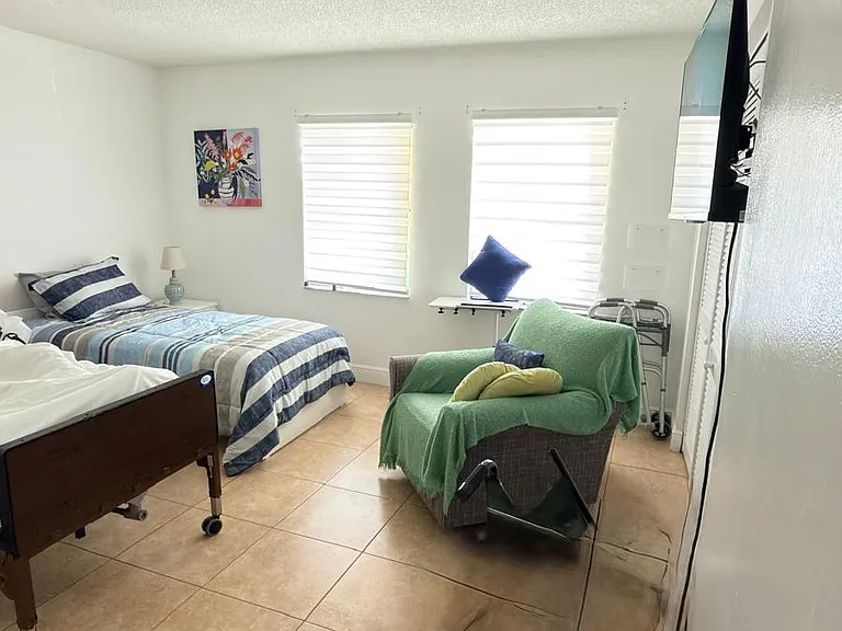 5302 SW 138th Pl — Photo 14