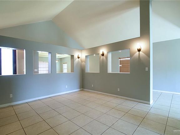 5th image of 3334 Macquarie Dr