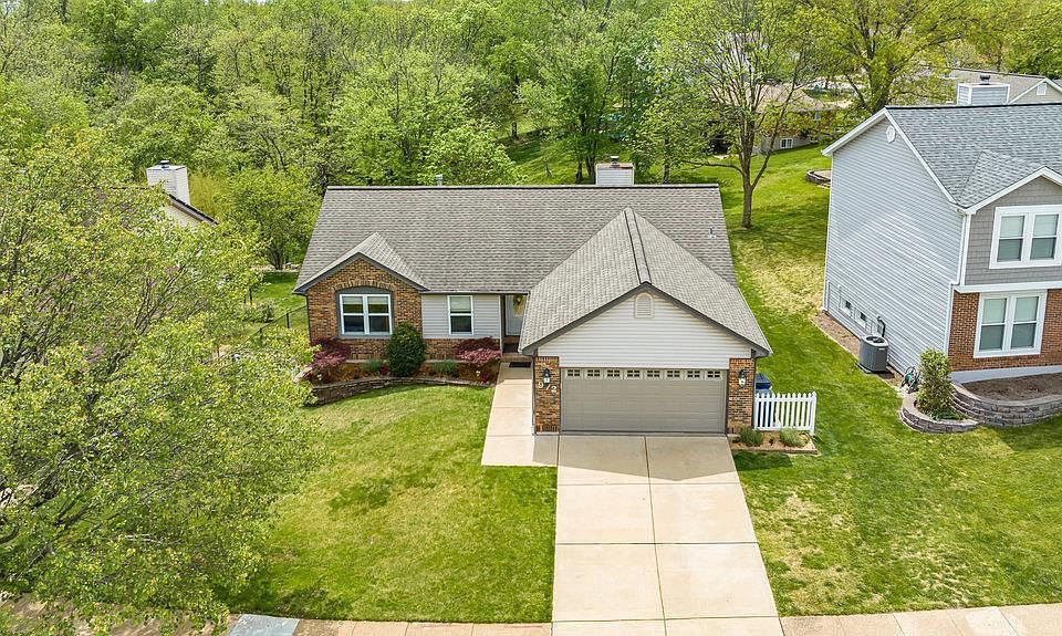 972 Oakwood Farms Ln, Ballwin, MO 63021 Zillow