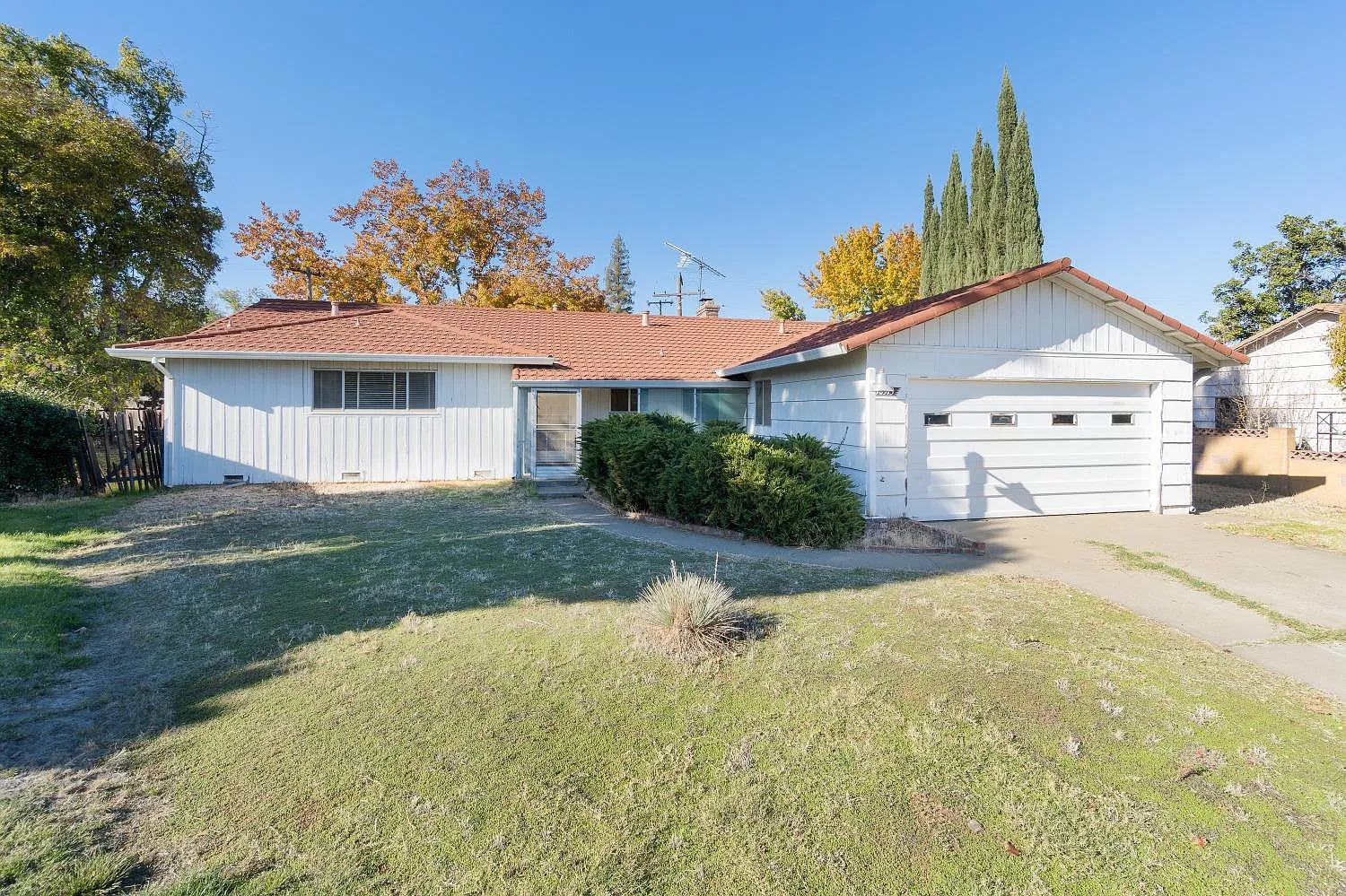 10513 Saltana Way photo 1