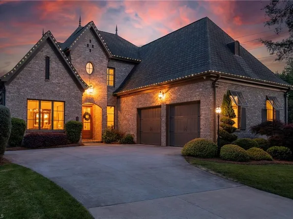 4090 Carriage Manor Cv, Winston Salem, NC 27106