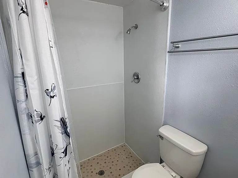 623 N Bay St #10 — Photo 8