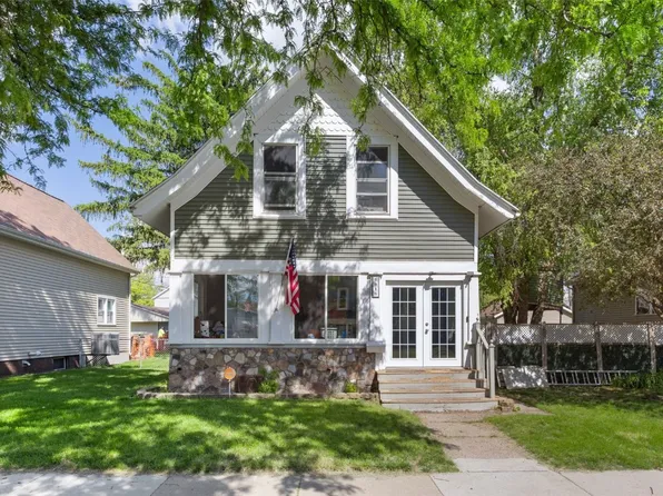 1019 9th St NW, Cedar Rapids, IA 52405