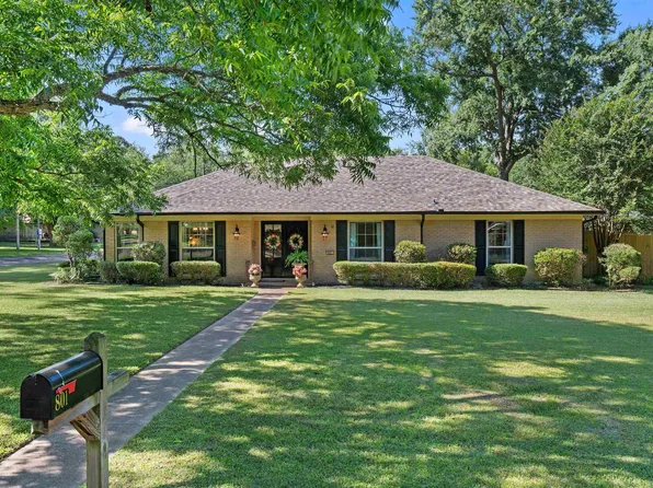 801 Elizabeth St, Gilmer, TX 75644